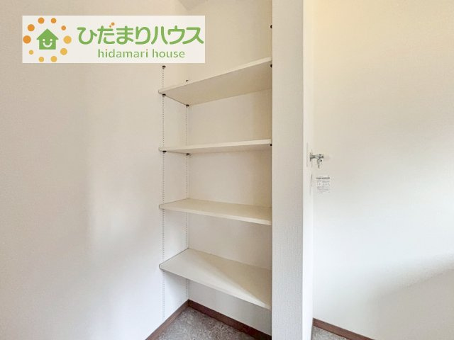 【収納】 | 土浦市真鍋第1期　新築戸建　2号棟 | ゆったりとした洗面所には物入れを完備！タオルや洗剤をしまえます(^^)/