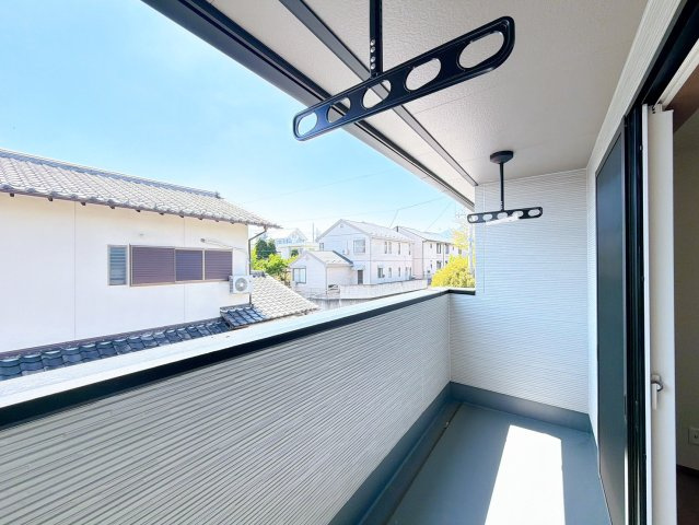 【バルコニー】 | 渋川市渋川　新築住宅 | お日さまがほほえむバルコニー。気持ち良い風と青く広がる空。思わず深呼吸したくなる。