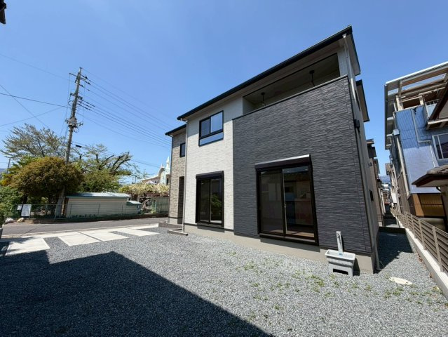【外観】 | 渋川市渋川　新築住宅 | 現地ご案内ツアー開催中！
見学ご予約はコアライブまでお気軽にお問い合わせ下さい。