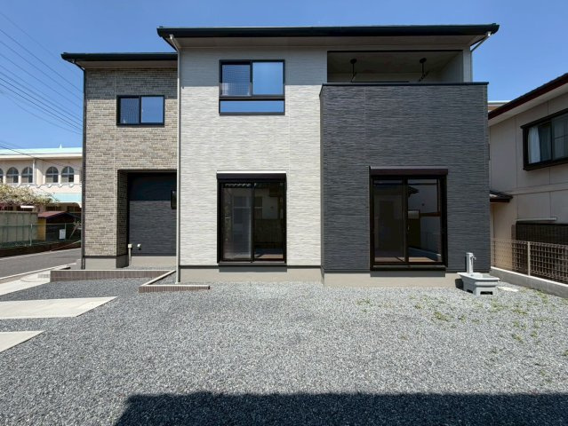 【外観】 | 渋川市渋川　新築住宅 | 陽当り、風通しも良い暖かな住まいです。