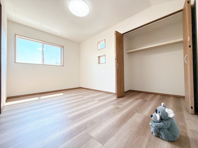 【洋室】 | 渋川市渋川　新築住宅 | 「どんな家具を置こうかな」とワクワクする。じぶん好みのこだわりのお部屋にしてゆったりと寛げます。