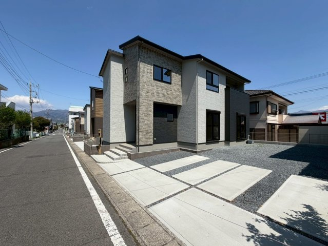 【外観】 | 渋川市渋川　新築住宅 | 早朝やお仕事帰りのご見学にも対応致します！
KOALIVE （コアライブ）【0120-919-727】