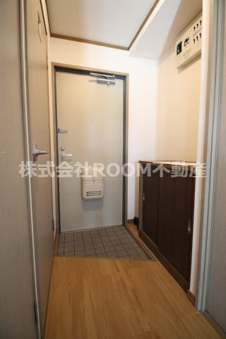 日の出マンションの玄関