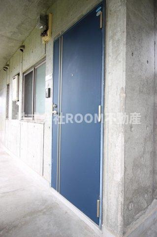 センチュリー21立野　Ａ・Bのエントランス|落ち着いたエントランスです