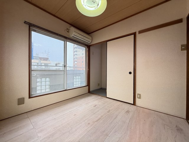 ロジェほりのの洋室