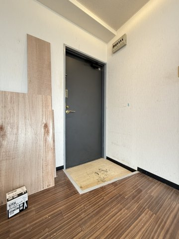 ロジェほりのの玄関
