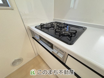 【キッチン】 | Livele Garden.S　第1栃木都賀町平川　3号棟 | 3口ビルトインコンロで同時調理可能☆時短家事につながりますね☆