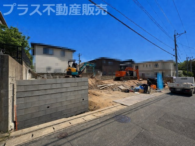【外観】 | 福岡市南区和田4丁目1期　3号棟（全3棟）【仲介手数料無料・0円】 | 現地写真。プラス不動産販売なら、現場の全ての棟をまとめてご見学頂けます。