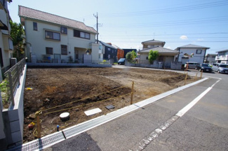 【前面道路含む現地写真】