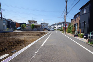 【前面道路含む現地写真】