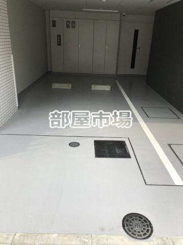 ステージグランデ秋葉原の駐車場