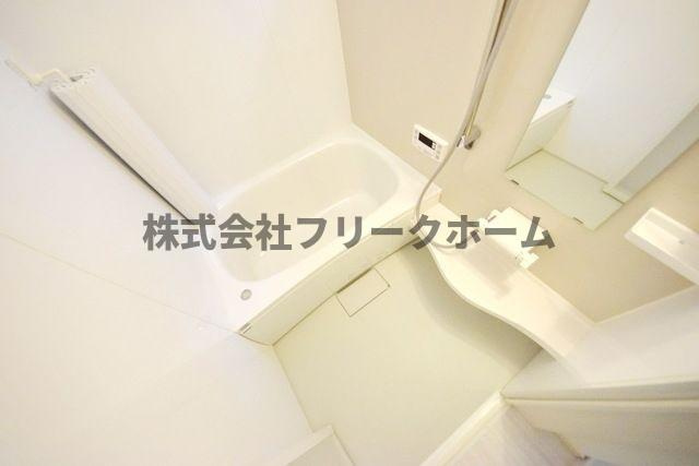 三鷹市井口１丁目のアパートの浴室