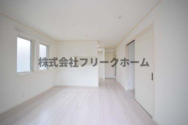 三鷹市井口１丁目のアパートの居間・リビング