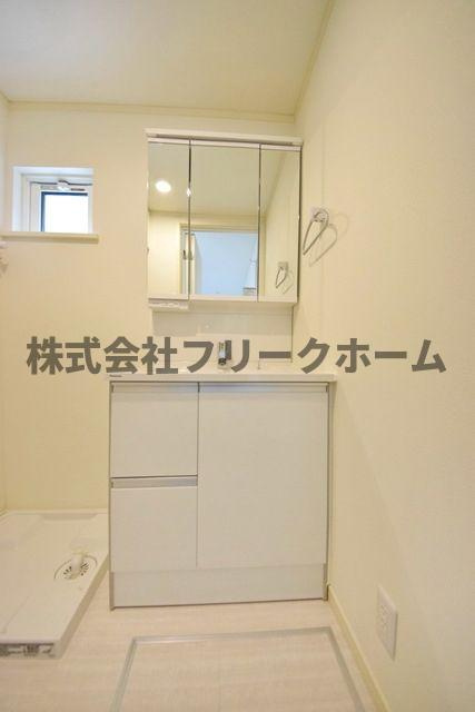 三鷹市井口１丁目のアパートの洗面所
