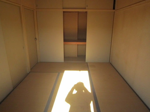 鴻巣市吹上富士見４丁目のアパートの和室
