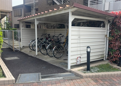 【駐輪場】 | シーアイマンション橋本 | マンションの駐輪場は、事前に空きがあるか確認を取ると安心です。せっかく入居したのに駐輪スペースがない！なんてことになったら大変ですよね。そこで、内見時や購入前にはまず事前に確認しておくと良いでしょう。