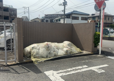【設備】 | シーアイマンション橋本 | 共有部分は、住民なら誰もが使える設備のこと。例えば駐車場やエレベーター、インターネット設備、セキュリティ設備などがあります。他にも、マンションの廊下・外部階段やエントランス・ゴミ置き場などがあります。