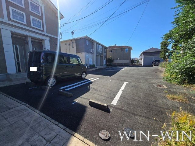 パークサイド Bの駐車場