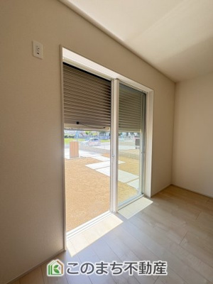 【防犯設備】 | Livele Garden.S　第1栃木都賀町平川　4号棟 | 掃き出し窓にはシャッター雨戸があり安心感があります☆