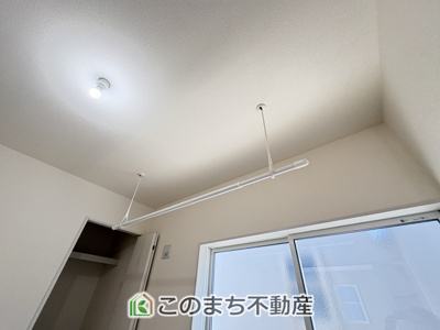 【設備】 | Livele Garden.S　第1栃木都賀町平川　4号棟 | 室内物干し金物付きで雨の日や花粉の時期に室内干しが出来ます☆