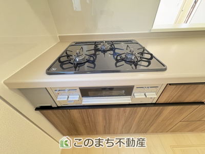 【キッチン】 | Livele Garden.S　第1栃木都賀町平川　4号棟 | 人気のカウンターキッチン☆3口コンロで同時調理＆時短家事可能です☆