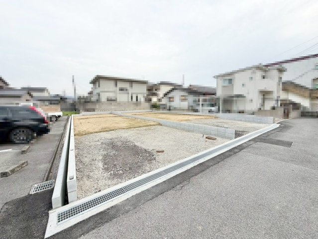 三田町　新築分譲住宅　全２区画の駐車場