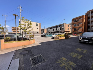 【駐車場】 | ライオンズガーデン千葉東 | 敷地内に駐車スペースあり。日々の移動もスムーズです！