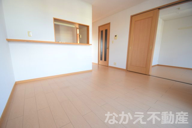 【寝室】 | 広くて明るい寝室
