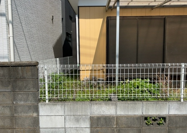 【外観】 | 土地購入を検討されている場合、境界杭がない状態で購入してしまうと境界確定測量をする必要があり、費用がかかります。購入の前に、売主、隣土地所有者立ち合いのもと境界を確定し境界杭を設置するのがベストです。