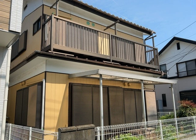 【外観】 | 人が暮らすうえで日光は大切な要素となります。日当たりの良さは譲れないポイントですね。併せて近くに大きな建築物の建築予定がないか、あるいはそれが可能な土地が近くにないか事前に確認することもお勧めします。