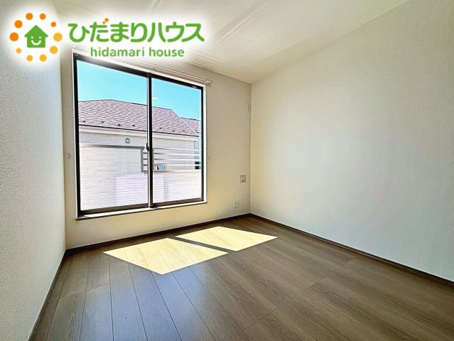 【洋室】 | 水戸市堀町2086番　新築戸建　A号棟 | バルコニーに面している居室なので、自然と光が差し込みます。