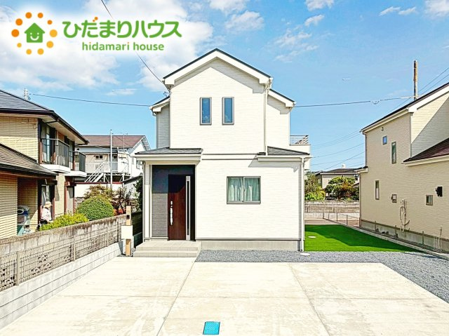 【外観】 | 水戸市堀町2086番　新築戸建　A号棟 | 明るい光が差し込む開放感あふれる住まいです。