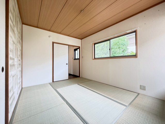 南春日丘３丁目貸家の内装