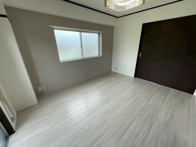 城村マンションの居間・リビング