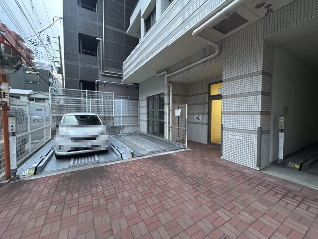 オーキッドレジデンス神戸三宮の駐車場