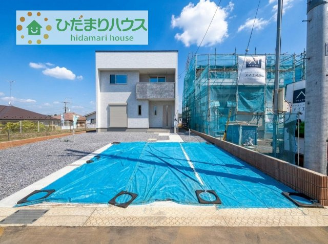 【駐車場】 | ⽜久市⽥宮町第1期　新築戸建 | ゆったりとしたカースペースで、ファミリーカーや軽自動車もラクラク駐車出来ますね♪