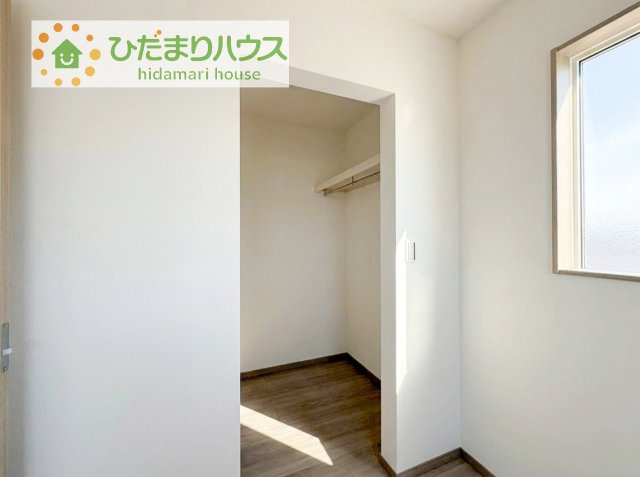 【収納】 | ⽜久市⽥宮町第1期　新築戸建 | 新婚さんにおすすめ！奥様に喜ばれる収納たっぷりのウォークインクローゼット付です☆
