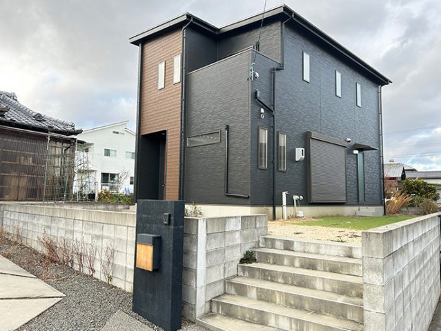 亀山市川崎町 中古戸建