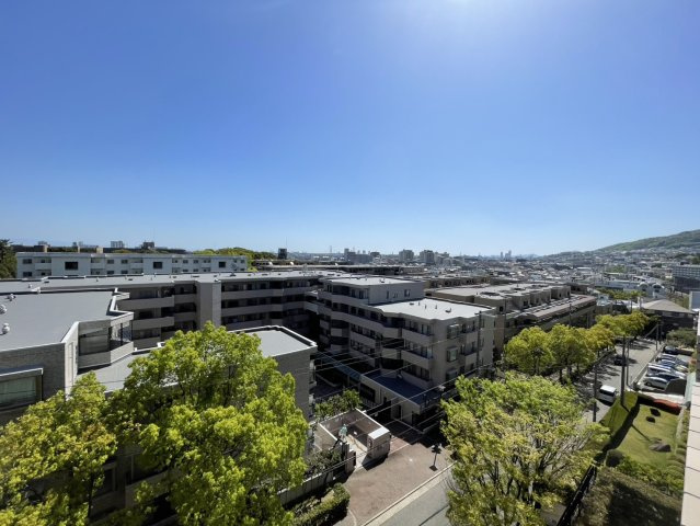パーク・ハイム芦屋翠ヶ丘弐〇番地B棟の展望|南側バルコニーから西方向の眺望。最上階につき眺望良好です。