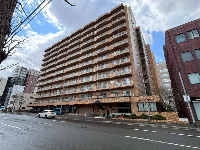 シャルム北4条の外観