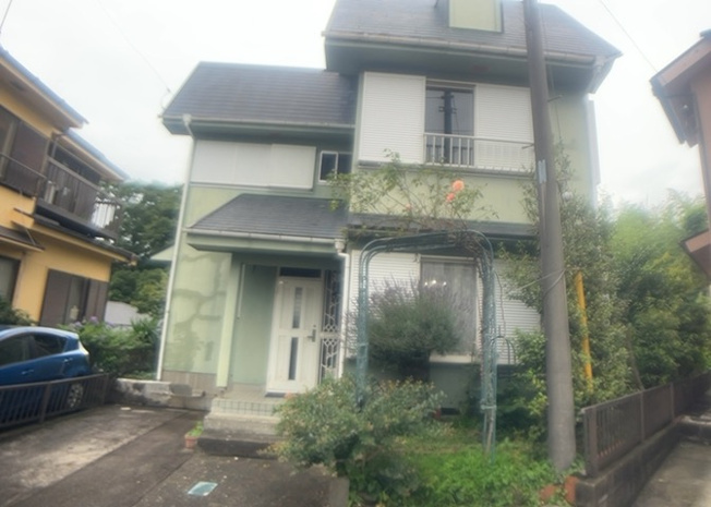 【構造・工法・仕様】 | 木造住宅とは土台、壁、柱など建築物の強度を支える構造体の材に木が使用されている構造を指します。構造体は建物の自重を支えるだけではなく風圧や水圧、積裁荷重などあらゆる衝撃に耐えるための基礎です。