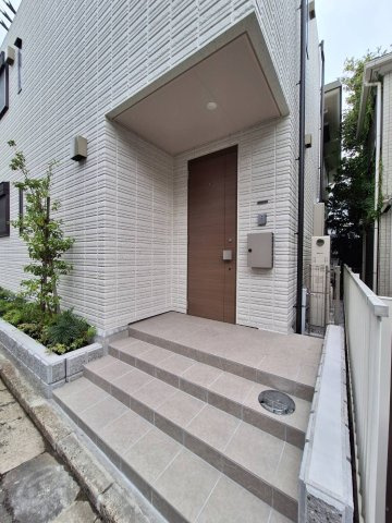 上反町1丁目メゾンのエントランス