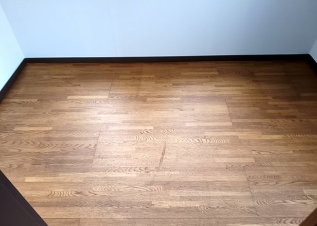 【洋室】 | 洋室のメリットは重い家具が置きやすく、身の回りが整理しやすいことです。 床がフローリングのため畳とは異なり凹みにくいです。 クローゼットなど収納が豊富で、普段使わない旅行カバンや服の整頓も簡単にです。
