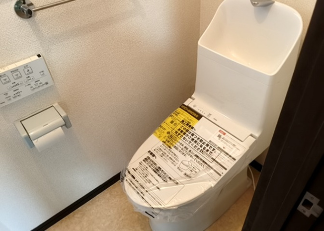 【トイレ】 | トイレは大きさや形、機能、抗菌性などが異なる多種多彩なタイプが各メーカーから出ています。それぞれに良さがあるため、事前にどういったタイプのトイレがいいのかをご家庭内で決めて、内見に行くといいでしょう。