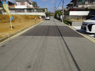 【前面道路含む現地写真】 | 川西市清和台西4丁目2の61　2号地　建築条件なし土地