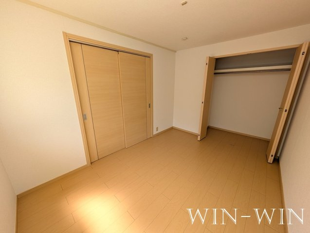 エルディム野川の洋室