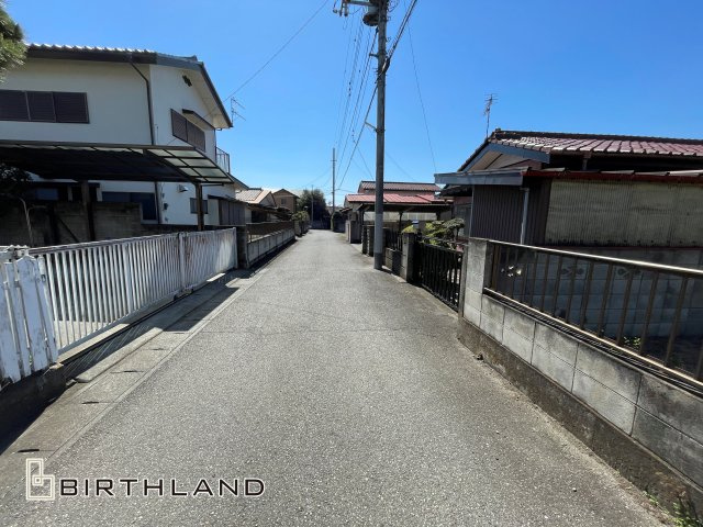 中古戸建・中古住宅　桐生市相生町2丁目　相生小学校・相生中学校の前面道路含む現地写真|閑静な住宅街の中にあります！