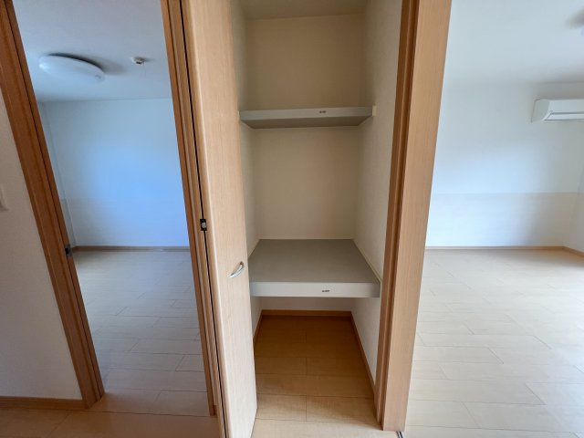 セジュール堂林 A棟の収納