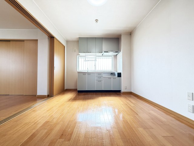 山陽ハイツの居間・リビング