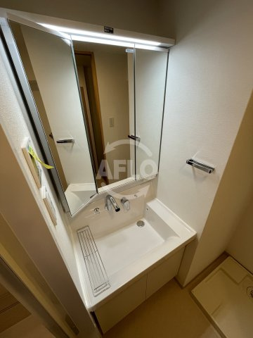 ソルレヴェンテ梅田の洗面所|ソルレヴェンテ梅田　独立洗面化粧台